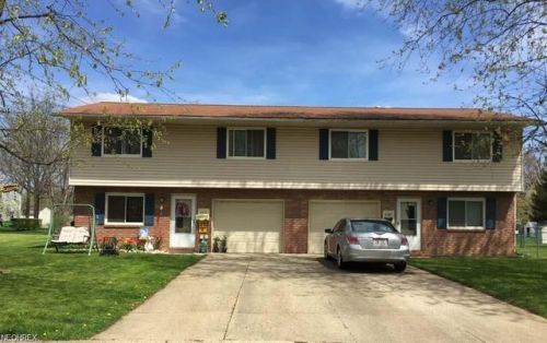 4389 Norman Dr, Cuyahoga Falls, OH 44224-2775