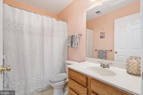 14238 Hunters Run Way, Gainesville VA  20155-4408 exterior