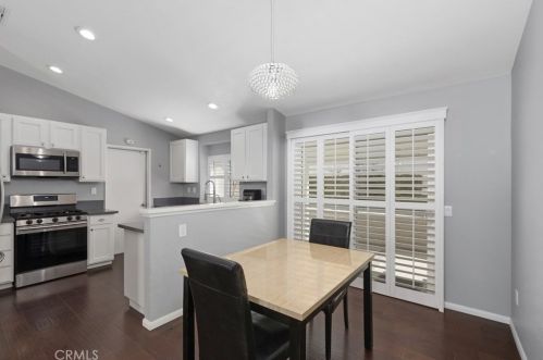 27093 Rainbow Crk Dr, Temecula CA 92591-4570 exterior