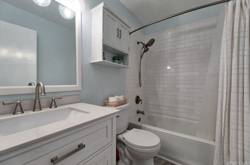 24605 Trevino Dr, Santa Clarita CA  91355-2816 exterior