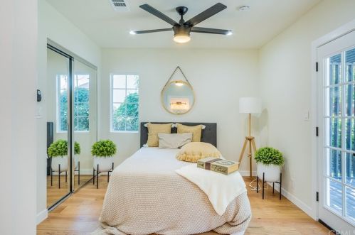 17602 Collins St, Van Nuys CA  91316-1245 exterior