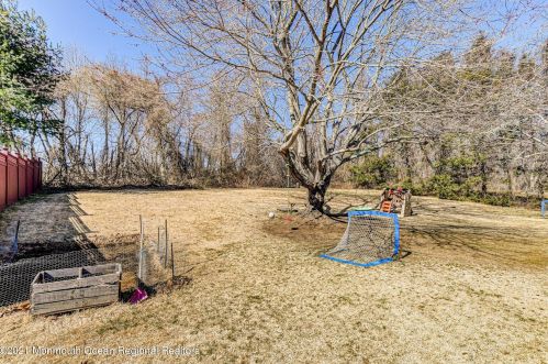 7 Danemar Dr, Middletown NJ  07748-3607 exterior