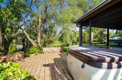 3605 Indian Riv Dr, Cocoa FL 32926-8704 exterior