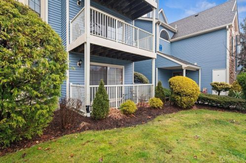 306 Cozzens Ct, East Brunswick NJ  08816-1856 exterior