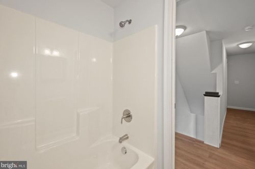 12 Poplar St, Swedesboro NJ  08085-1228 exterior