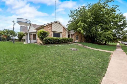 443 Pogue St, Cedar Hill TX 75104-9059 exterior