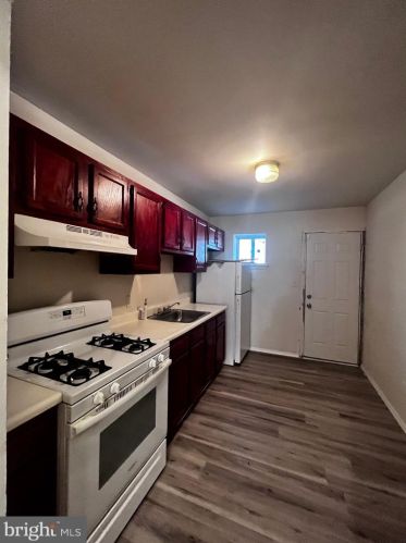 402 Adams St, Wilmington DE  19801-2017 exterior