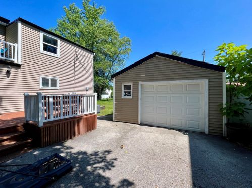 3658 89, Milwaukee WI 53228-1533 exterior