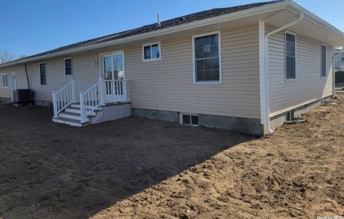 414 Teddy Pl, Babylon, NY 11704-6416