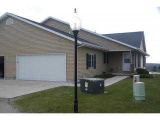 210 Vista Ct, Waupaca, WI 54981-1993