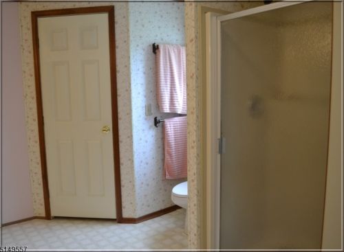 14 Caroline Dr, Belvidere NJ  07823-2849 exterior