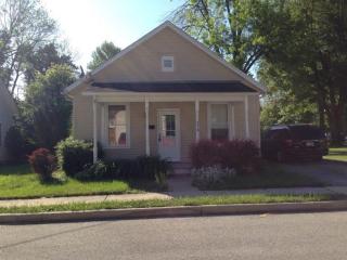 279 4th St, New Harmony, OH 45176-1104