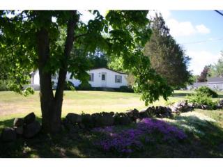 61 Whittier St, Newton, NH 03858-3530