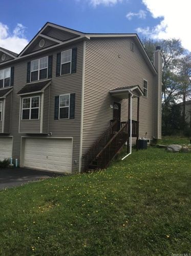 7 Westfield Ct, Rock Hill, NY 12775-8224