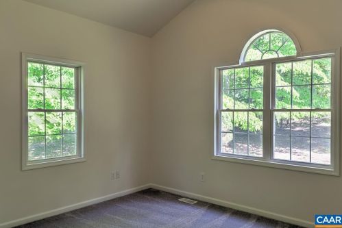 17 Shortwood Cir, Bybee VA  22963-2747 exterior