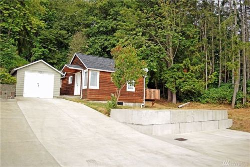 1079 Dorothy Ave, Bremerton, WA 98312-2257