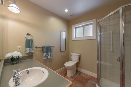 11720 Mougle Ln, Truckee CA  96161-6108 exterior