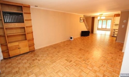 434 Harristown Rd, Ridgewood NJ  07452-2836 exterior