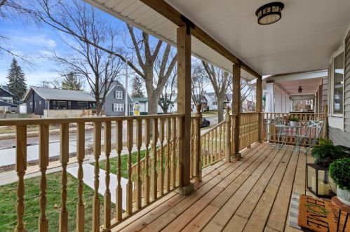 3313 Delaware Ave, Milwaukee, WI 53207-3703