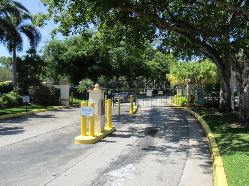 7107 Glenmoor Dr, West Palm Beach, FL 33409-2775