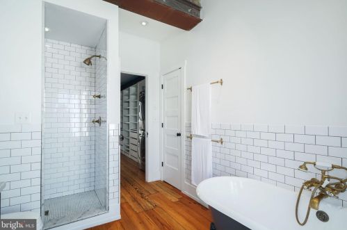 821 Fitzwater St, Philadelphia PA 19147-2836 exterior