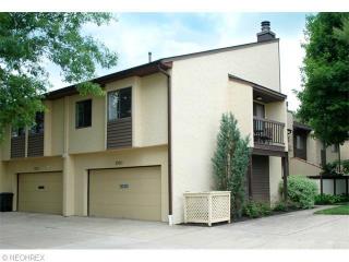 1090 Hampton Ridge Dr, Akron, OH 44313-5005