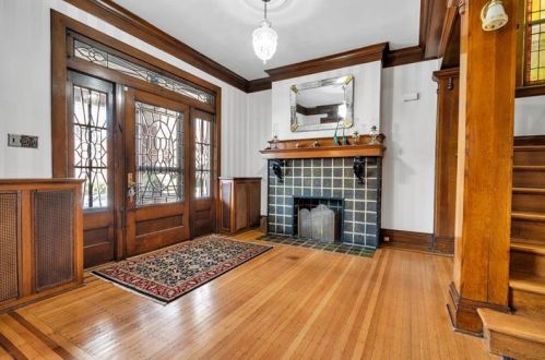 5842 Darlington Rd, Pittsburgh, PA 15217-1614