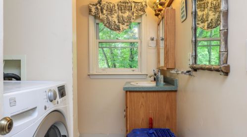 72 Peter Ct, Belmont NH  03220-3136 exterior