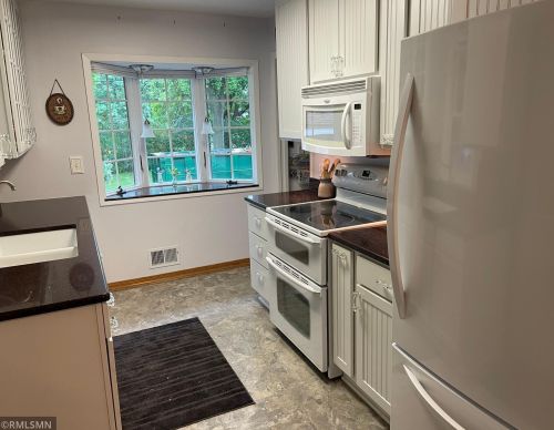 1113 Brooks Ave, Saint Paul, MN 55113-3202