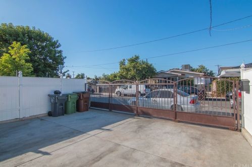 504 Pear St, Compton CA  90222-3549 exterior
