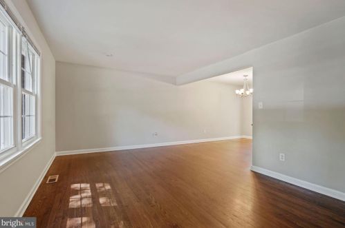 6524 Bowie Dr, Springfield, VA 22150-1309