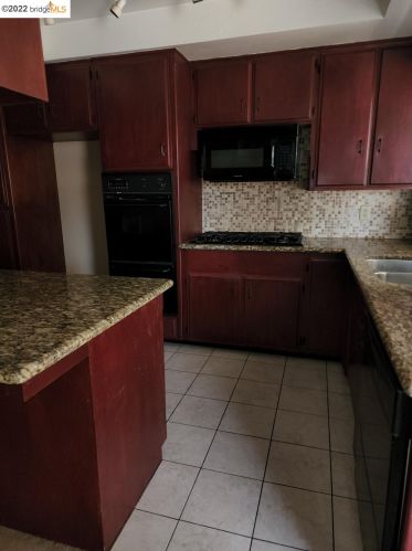 1728 Vine St, Lodi CA  95240-4853 exterior