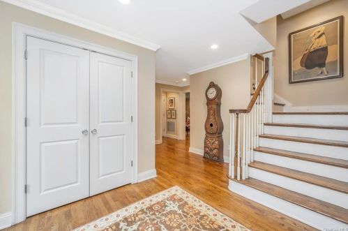 6 Thornwood Pl, Scarsdale, NY 10583-7428