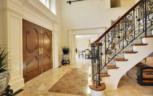 159 Wagstaff Ln, West Islip, NY 11795-5208