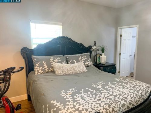 1610 14th St, Oakland CA  94607-1512 exterior