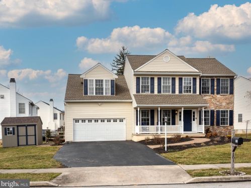 101 Stonebridge Ln, Downingtown, PA 19335-5506