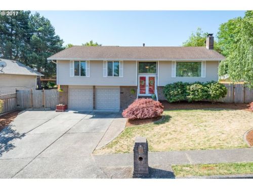 2810 24th St, Damascus, OR 97080