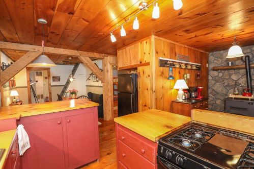 756 Bog Rd, Hillsboro NH  03244-4449 exterior