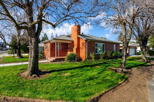 2201 Cochran Rd, Lodi, CA 95242-3608