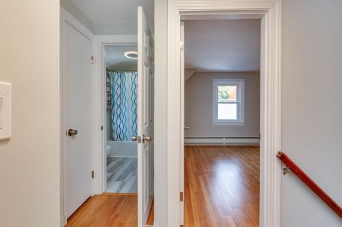 12 Burnside St, Nashua NH  03064-1522 exterior