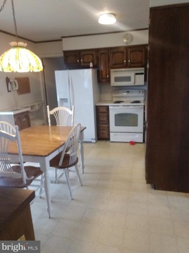 954 Areba Ave, Swatara PA  17033-2201 exterior