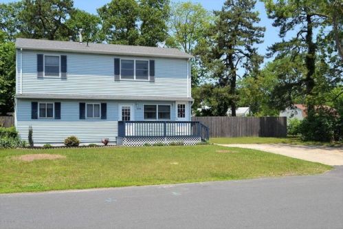 103 Teakwood Dr, Bricktown, NJ 08723-3414