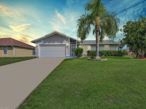 2205 15th St, Cape Coral, FL 33909-1702
