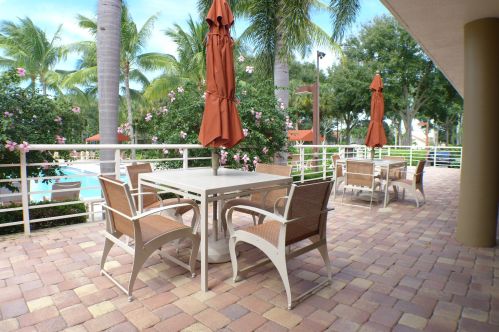 6806 Newport Lk Cir, Boca Raton FL 33496-3004 exterior