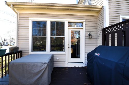 18 Chadwick Ct, Mashpee MA 02649-2892 exterior