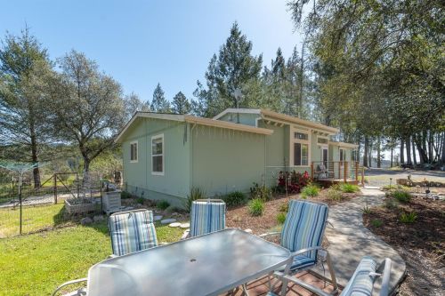 325 Bodmer Ln, Santa Rosa, CA 95404-8486