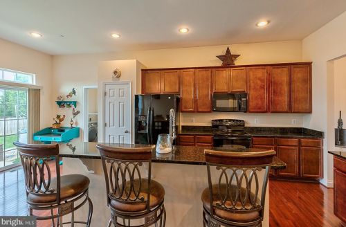 264 Burberry Ln, Charles Town WV  25414-5621 exterior