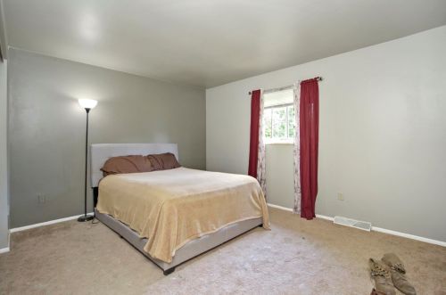 8461 Vlg Dr, Florence KY  41042-8845 exterior