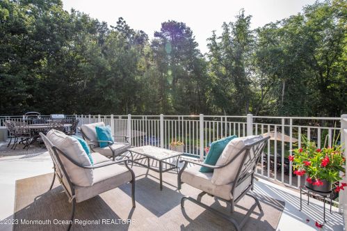 9 Maxim Ct, Jackson Twp NJ 08527-3893 exterior