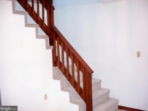 18 Crossley Dr, Dover DE 19901-5801 exterior